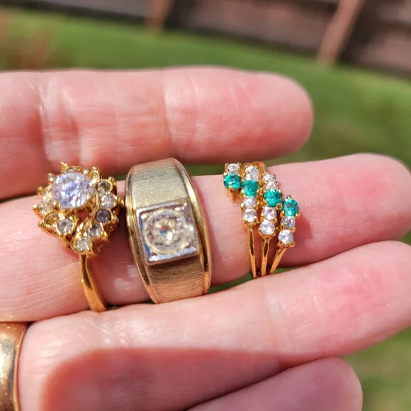 3 Costume Jewelry Rings & Faux Crystal Ring Holder Dish ~ Faux Diamonds! - Picture 7 of 16